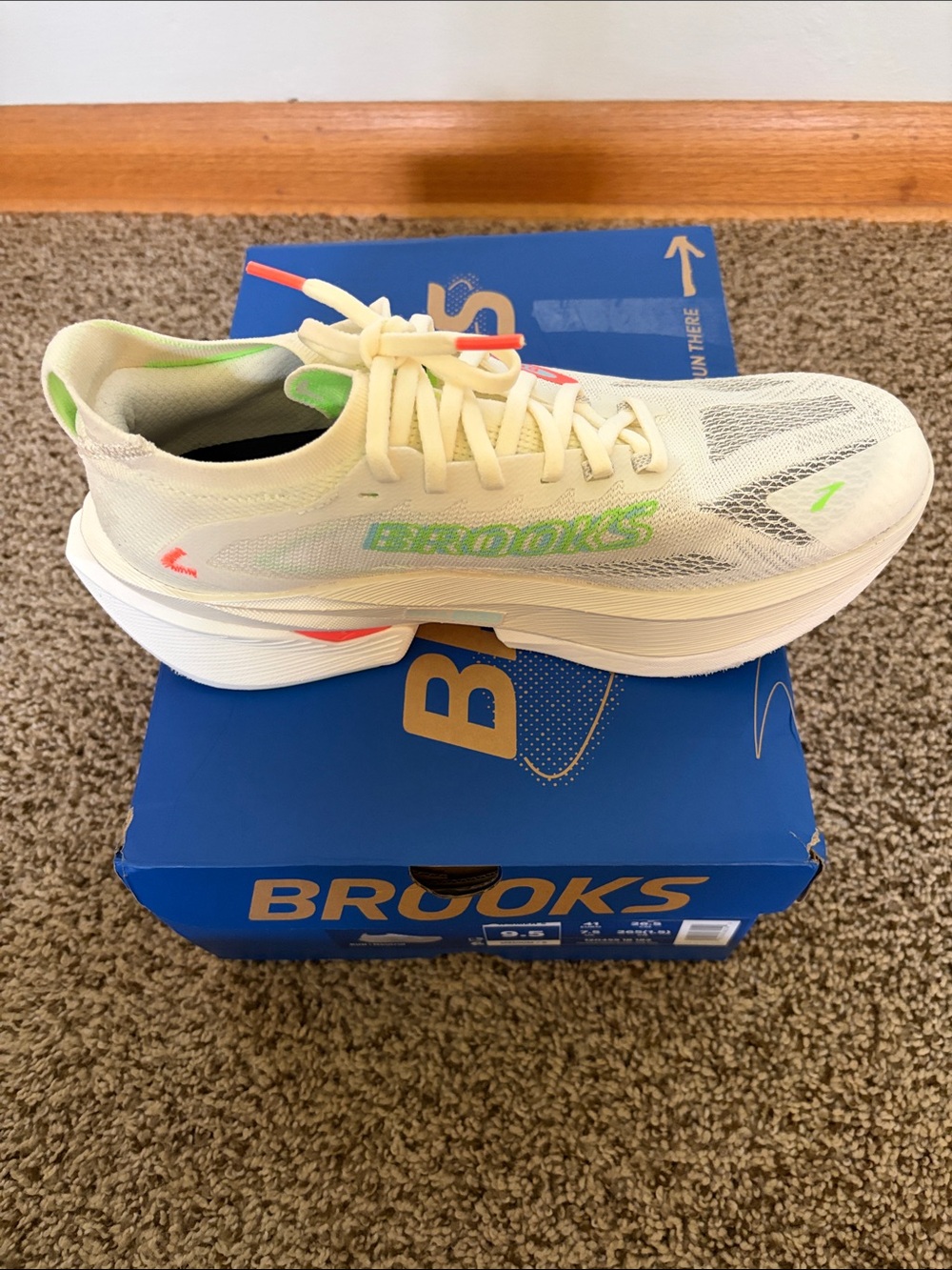 Brooks Hyperion Max 3-Women's size 9.5-Coconut-Green Gecko-Pink Clay - Picture 10 of 16
